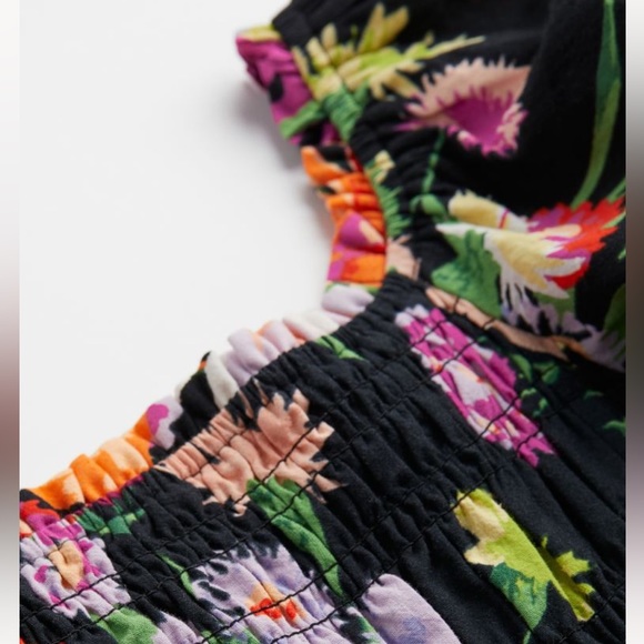 H&M Smocked Floral Off-the-shoulder Dress - Picture 2 of 4
